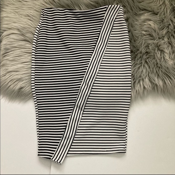 Zara Dresses & Skirts - Zara Black & White Striped Skirt